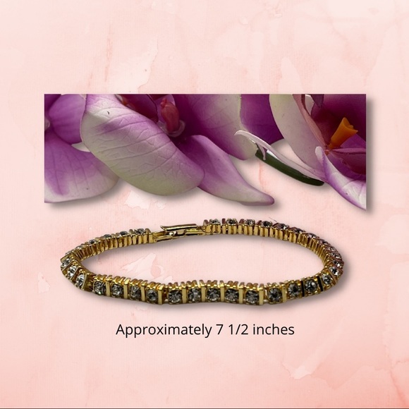 Vintage Crystal Fashion Bracelet - 7 1/2 Inches (EUC) - Picture 2 of 3